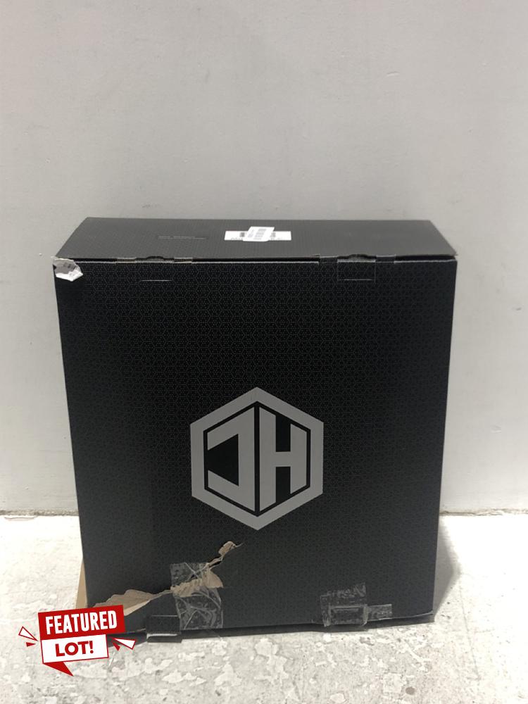 Lot 15  
            Chesterfield SR45 - Parcel Delivery Only 

                
HEXCLAD 14" HYBRID WOK WITH LID (36CM) ORIGINAL RRP £179 (LOCATION: L14)