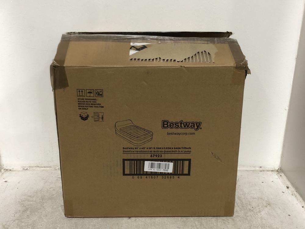 Lot 170  
            Chesterfield SR45 - Parcel Delivery Only 

                
BESTWAY SLEEK LOW HEADBOARD AIR MATTRESS QUEEN BUILT IN AC PUMP (LOCATION: G5)
