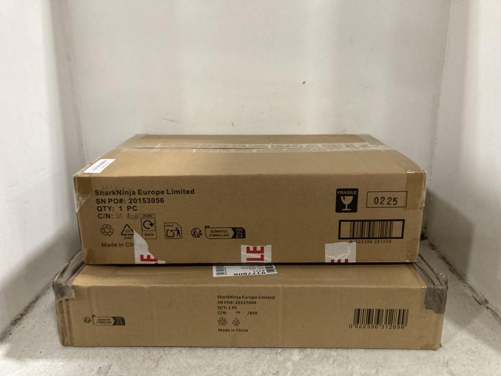 Lot 189  
            Chesterfield SR45 - Parcel Delivery Only 

                
NINJA ZERO STICK CERAMIC PRO 32CM FRYING PAN TO INCLUDE NINJA EXTENDED LIFE 26CM ...