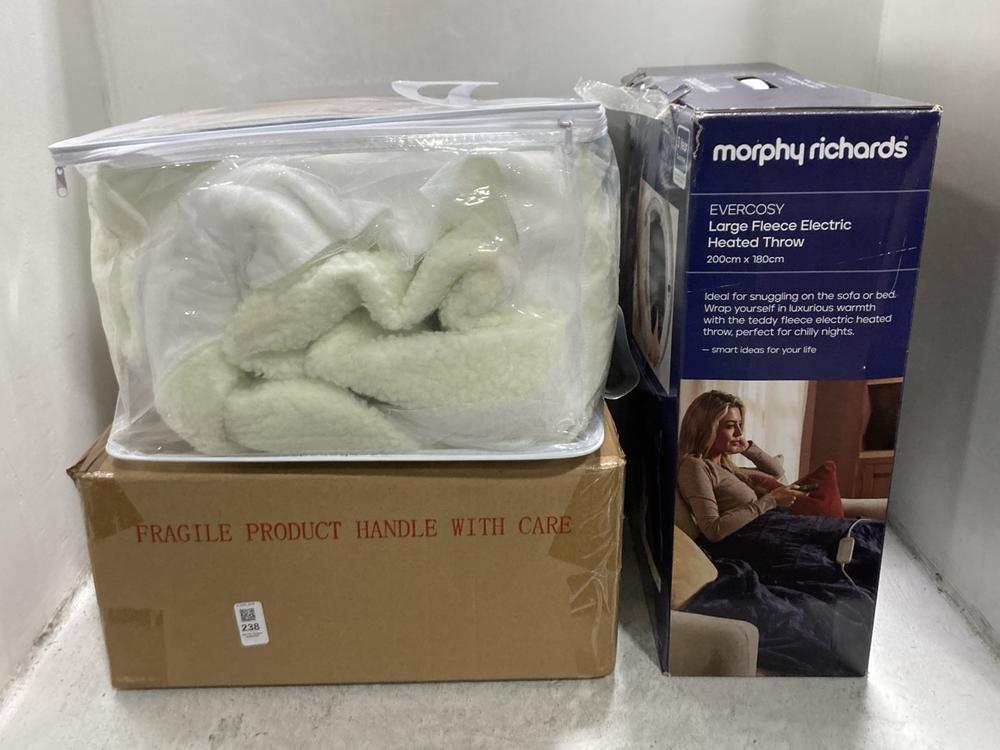 Lot 238  
            Chesterfield SR45 - Parcel Delivery Only 

                
3X ASSORTED ELECTRIC BLANKETS TO INCLUDE EVERCOSY LARGE FLEECE ELECTRIC HEATED TH...