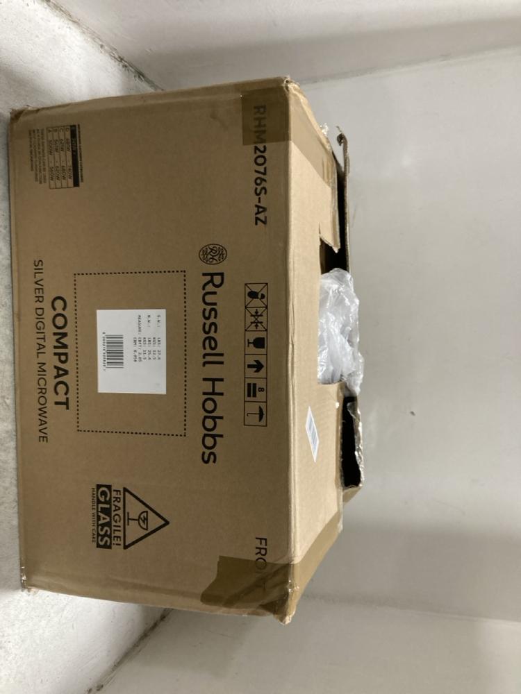 Lot 243  
            Chesterfield SR45 - Parcel Delivery Only 

                
RUSSELL HOBB COMPACT DIGITAL MICROWAVE (LOCATION: G8)