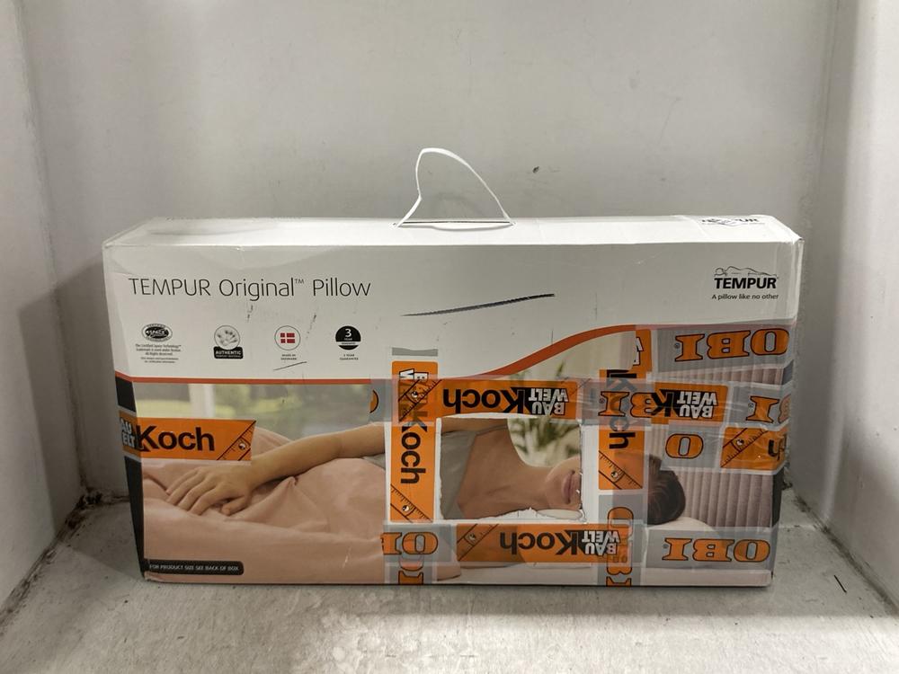 Lot 302  
            Chesterfield SR45 - Parcel Delivery Only 

                
TEMPUR A PILLOW LIKE NO OTHER TEMPUR ORIGINAL PILLOW ORIGINAL ORIGINAL RRP £129 (...