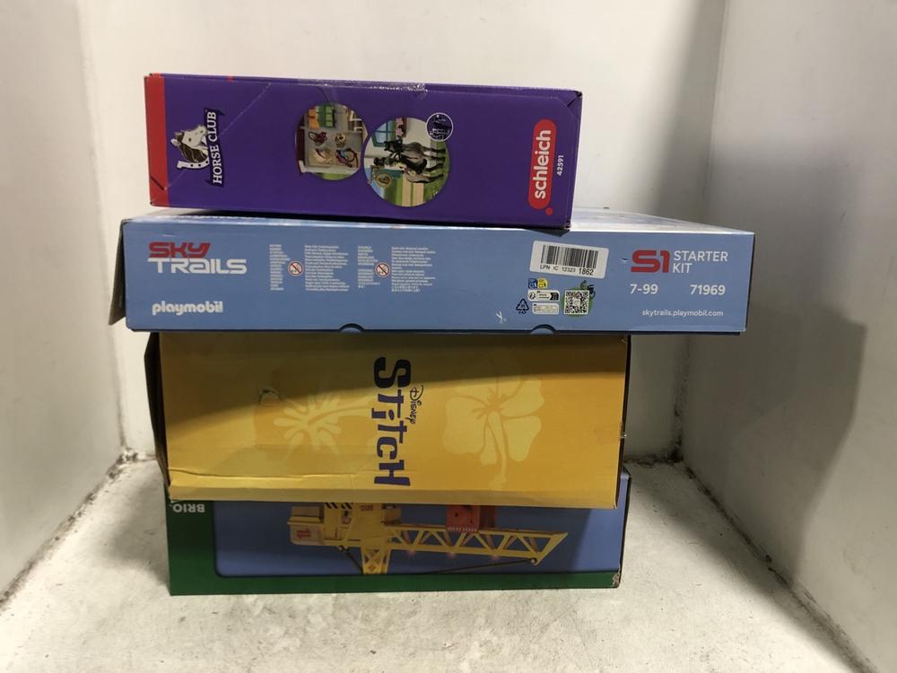 Lot 333  
            Chesterfield SR45 - Parcel Delivery Only 

                
4 X ASSORTED TOYS TO INCLUDE PLAYMOBIL SKY TRAILS STARTER KIT (LOCATION: H2)