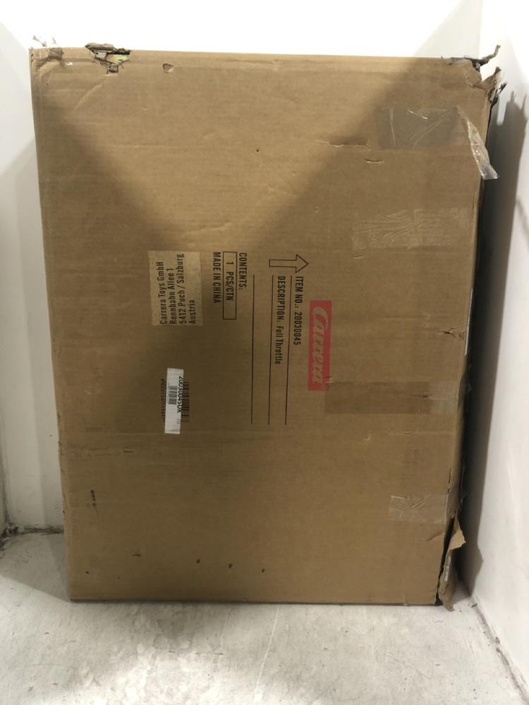 Lot 350  
            Chesterfield SR45 - Parcel Delivery Only 

                
CARRERA DIGITAL 132 FULL THROTTLE ORIGINAL RRP £348 (LOCATION: H2)