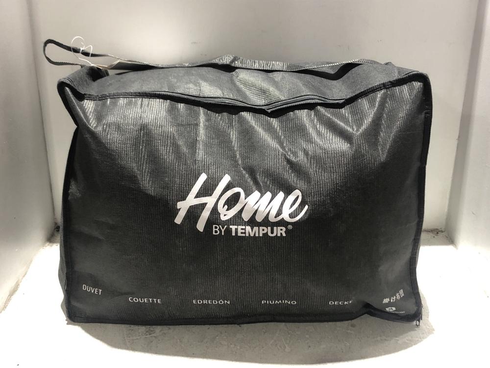 Lot 36  
            Chesterfield SR45 - Parcel Delivery Only 

                
HOME BY TEMPUR LUXE FIBRE COOLING DUVET 135CM X 200CM ORIGINAL RRP £399 (LOCATION...
