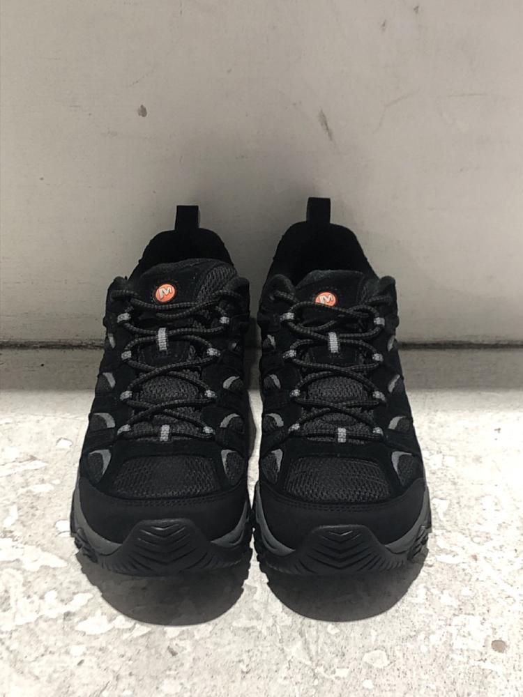 Lot 37  
            Chesterfield SR45 - Parcel Delivery Only 

                
MERRELL MOAB 3 GTX TRAINERS IN BLACK/GREY SIZE 9.5 (LOCATION: L15)
