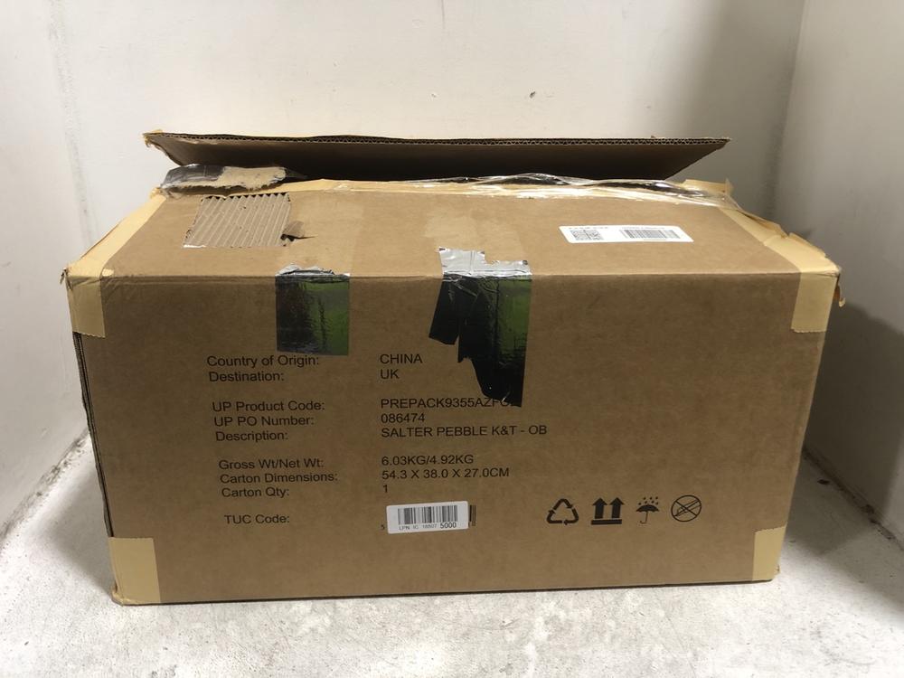 Lot 390  
            Chesterfield SR45 - Parcel Delivery Only 

                
SALTER PEBBLE 4-SLICE TOASTER AND KETTLE SET (LOCATION: H4)