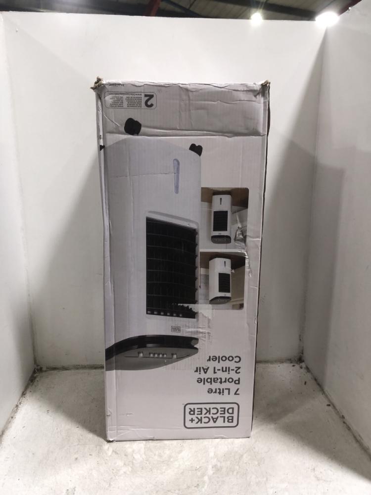 Lot 405  
            Chesterfield SR45 - Parcel Delivery Only 

                
BLACK + DECKER 7L PORTABLE 2-IN-1 AIR COOLER (LOCATION: H4)