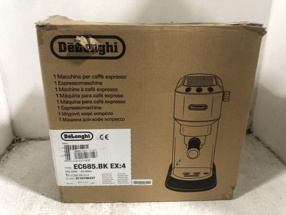 Lot 428  
            Chesterfield SR45 - Parcel Delivery Only 

                
DELONGHI EC685.BK ESPRESSO MACHINE ORIGINAL RRP £134 (LOCATION: H5)