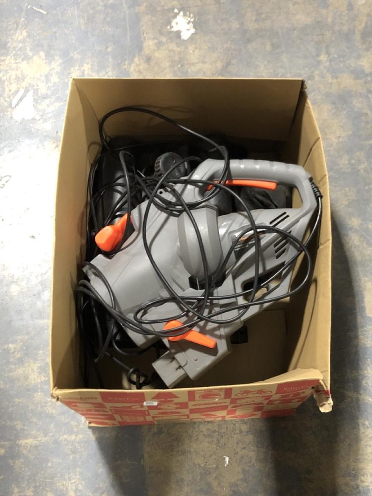 Lot 462  
            Chesterfield SR45 - Parcel Delivery Only 

                
TERRATEK 3000W ELECTRIC LEAF BLOWER (LOCATION: H7)