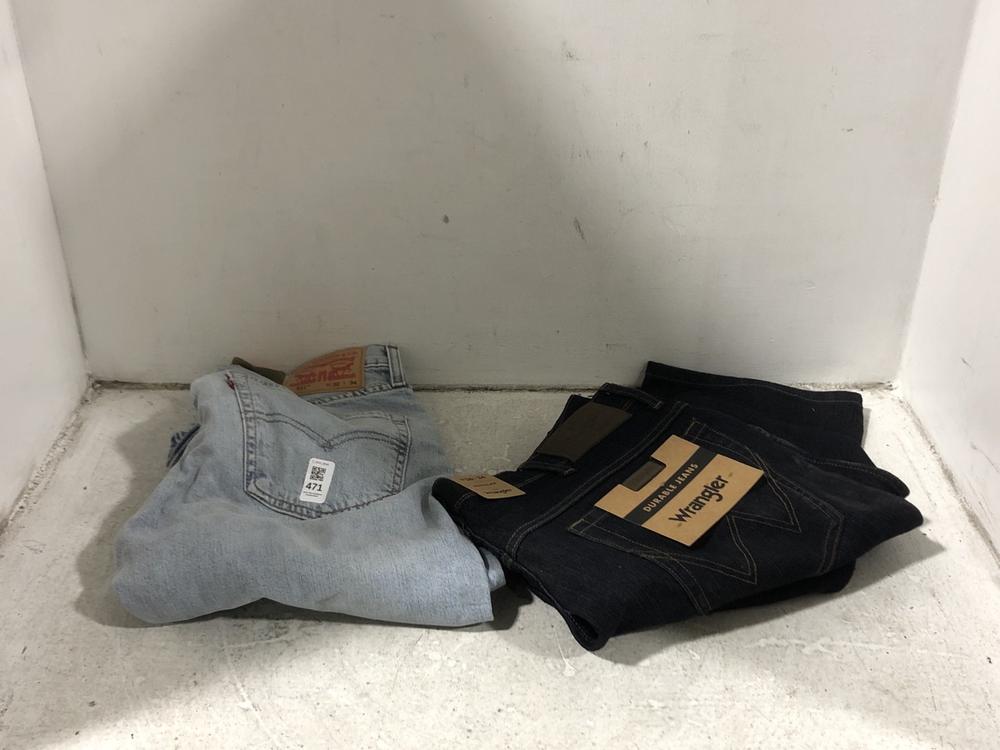 Lot 471  
            Chesterfield SR45 - Parcel Delivery Only 

                
WRANGLER REGULAR DURABLE QUALITY JEANS W36 L 34 DARK BLUE TO INCLUDE LEVIS 511 SL...