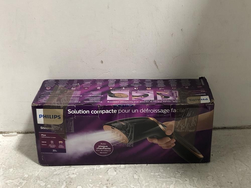Lot 502  
            Chesterfield SR45 - Parcel Delivery Only 

                
PHILIPS STEAM AND GO PLUS HANDHELD GARMENT STEAMER (LOCATION: H8)