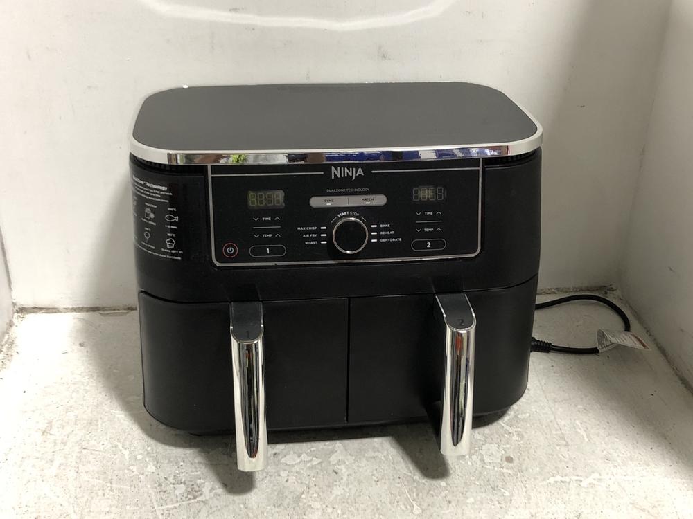 Lot 513  
            Chesterfield SR45 - Parcel Delivery Only 

                
NINJA FOODI DUAL ZONE 9.5 LITRE AIR FRYER ORIGINAL RRP £230 (LOCATION: H9)