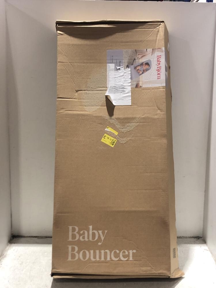 Lot 51  
            Chesterfield SR45 - Parcel Delivery Only 

                
BABYBJORN LIGHT GREY BABY BOUNCER ORIGINAL RRP £184 (LOCATION: L15)