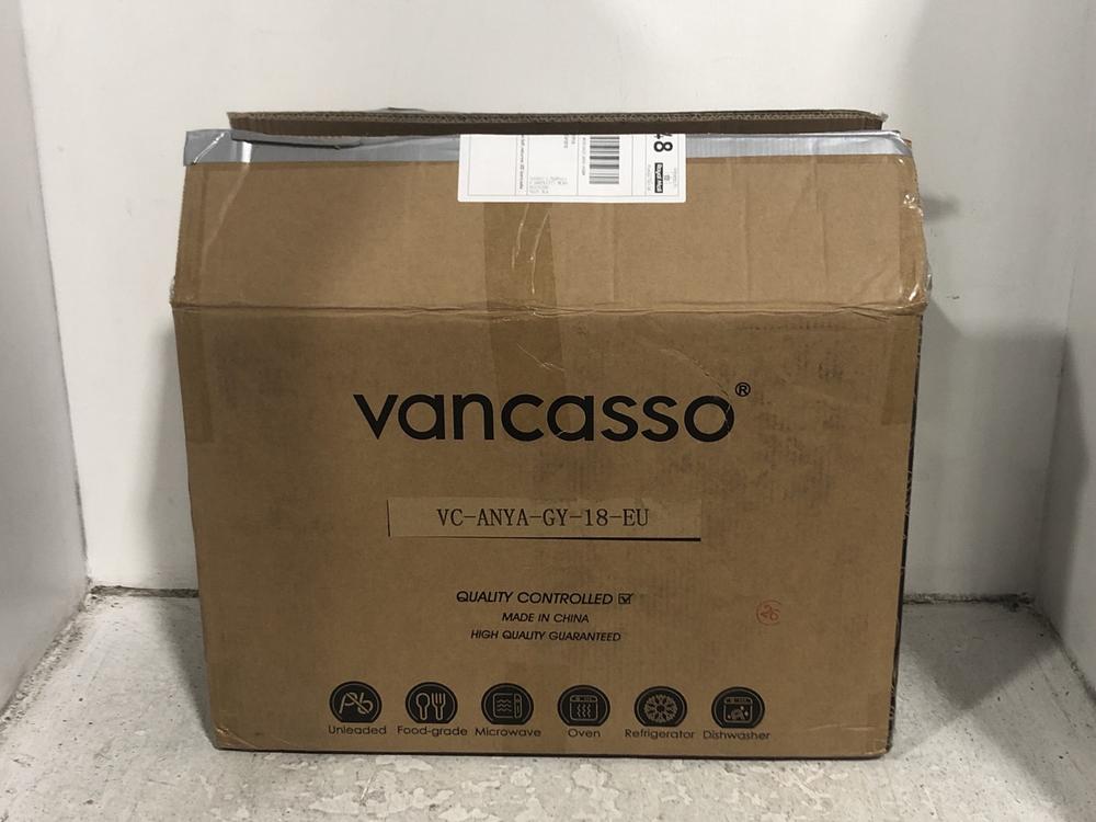 Lot 532  
            Chesterfield SR45 - Parcel Delivery Only 

                
VANCASSO ANYA DINNER SET 18 PIECES IN GREY ORIGINAL RRP £100 (LOCATION: H10)