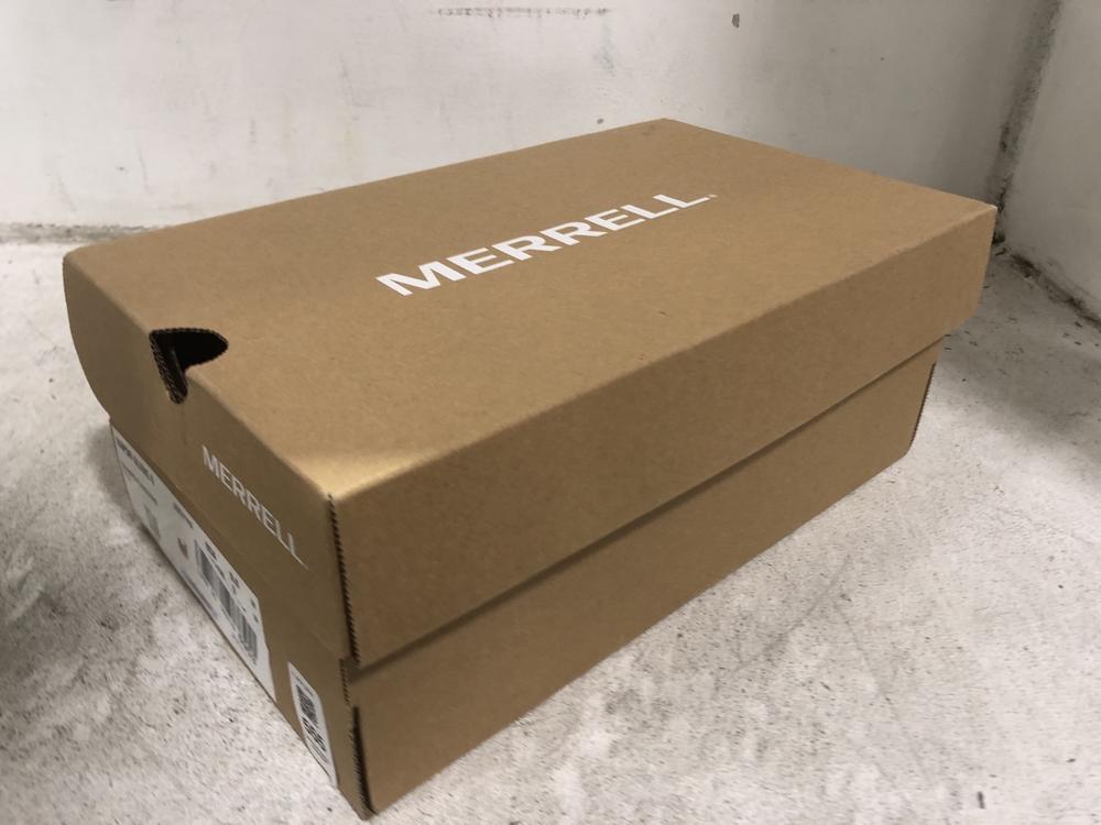 Lot 555  
            Chesterfield SR45 - Parcel Delivery Only 

                
MERRELL VAPOUR GLOVE 6 GRANITE/TANGERINE UK SIZE 9 (LOCATION: I1)