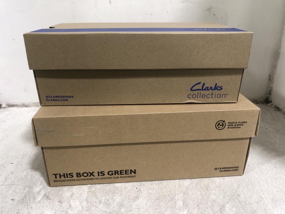 Lot 559  
            Chesterfield SR45 - Parcel Delivery Only 

                
CLARKS BATCOMBE HALL UK SIZE 7 TO INCLUDE CLARKS WESTLYNN BELLA UK SIZE 10 (LOCAT...