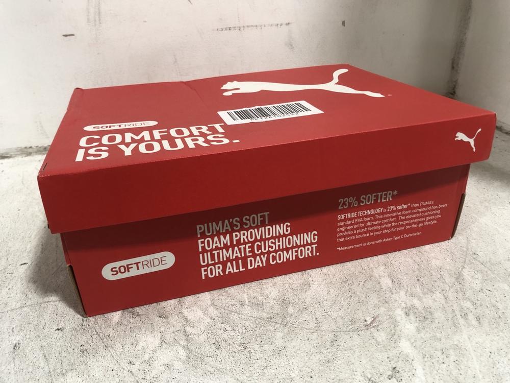 Lot 568  
            Chesterfield SR45 - Parcel Delivery Only 

                
PUMA SOFTRIDE ENZO 5 HYPE UK 9 (LOCATION: I1)