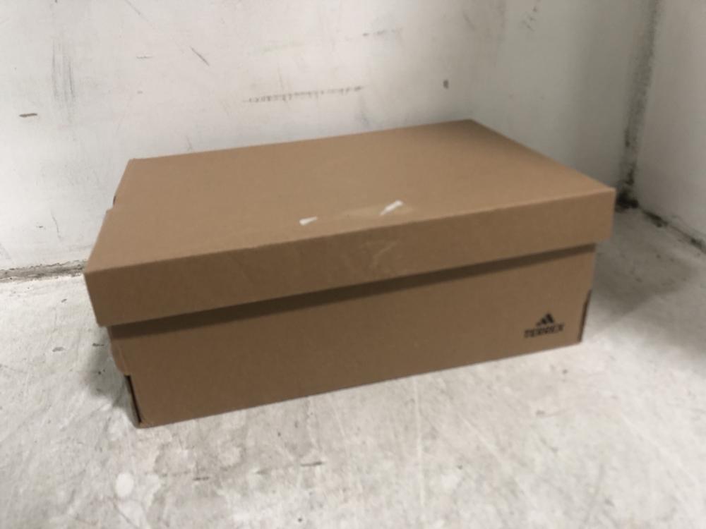 Lot 572  
            Chesterfield SR45 - Parcel Delivery Only 

                
ADIDAS TERREX EASTRAIL 2 R,RDY UK SIZE 9 (LOCATION: I1)