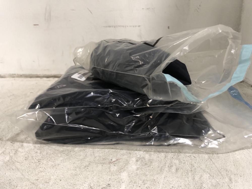 Lot 575  
            Chesterfield SR45 - Parcel Delivery Only 

                
3X ASSORTED BRANDED CLOTHING TO INCLUDE TOMMY HILFIGER SWIMSUIT UK SIZE SMALL (LO...