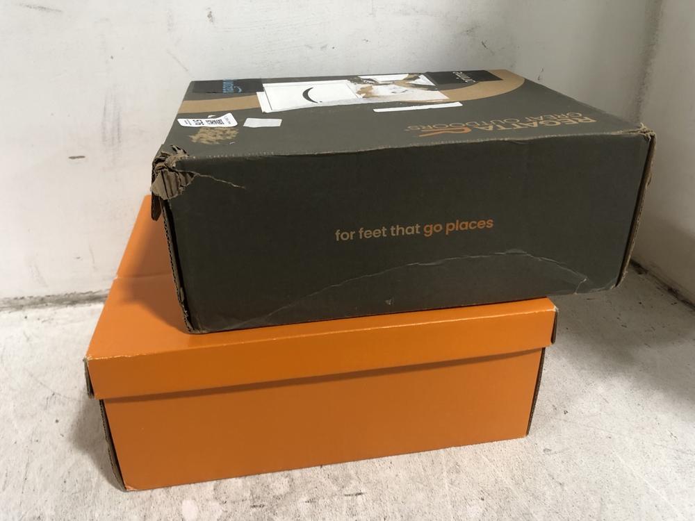 Lot 576  
            Chesterfield SR45 - Parcel Delivery Only 

                
REGATTA OUTDOORS HOLCOMBE IEP LOW UK SIZE 7 TO INCLUDE ROCKET DOG IGGEMO WALNUT W...