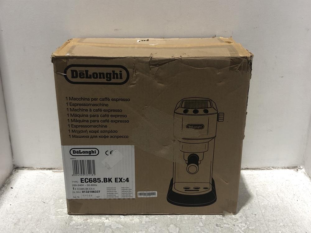 Lot 5  
            Chesterfield SR45 - Parcel Delivery Only 

                
DELONGHI EC685.BK ESPRESSO MACHINE ORIGINAL RRP £179 (LOCATION: L14)