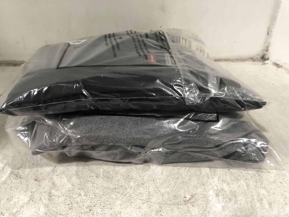 Lot 605  
            Chesterfield SR45 - Parcel Delivery Only 

                
LEVIS XX CHINOS STANDARD TAPER 36X30 TO INCLUDE LEVIS 511 W34 L32 GREY (LOCATION:...