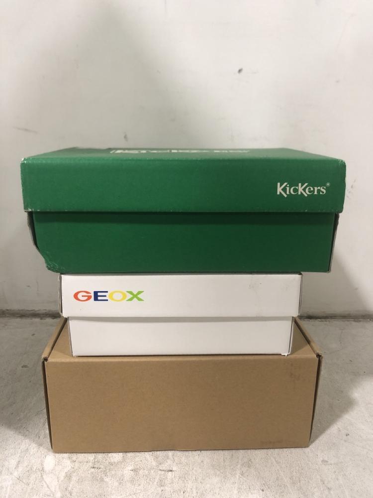 Lot 606  
            Chesterfield SR45 - Parcel Delivery Only 

                
3X ASSORTED KIDS BRANDED SHOES TO INCLUDE CAMPER NORTE KIDS GREY UK SIZE M8.5 (LO...