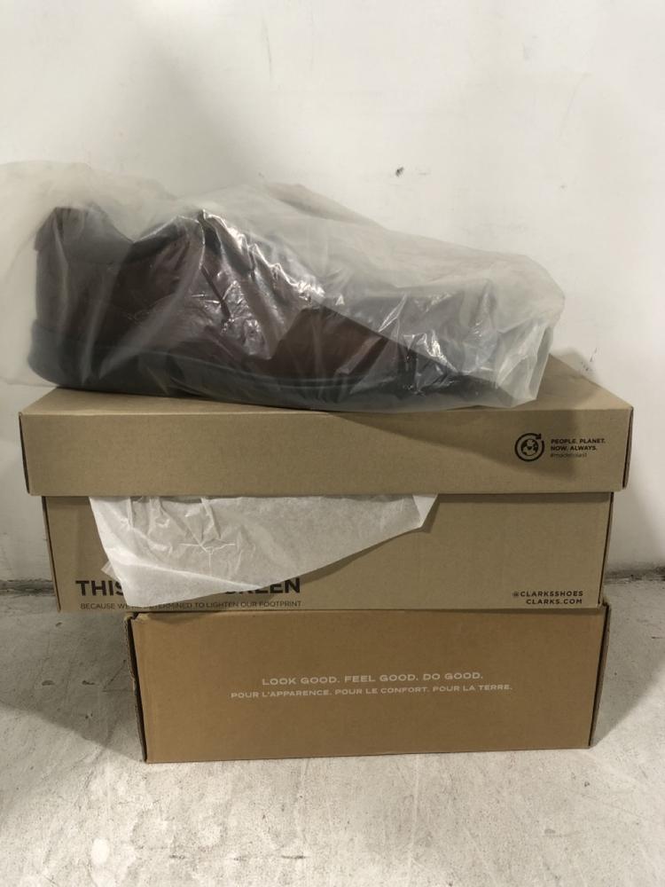 Lot 608  
            Chesterfield SR45 - Parcel Delivery Only 

                
3X ASSORTED SHOES TO INCLUDE CLARKS BATCOMBE DARK TAN LEATHER UK SIZE 9 (LOCATION...