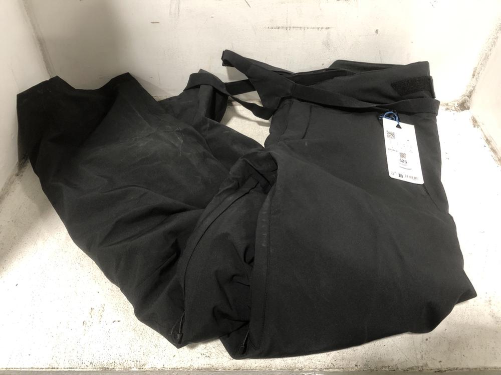 Lot 625  
            Chesterfield SR45 - Parcel Delivery Only 

                
MILLET ATNA PK 3 PT M UK MEDIUM (LOCATION: I3)