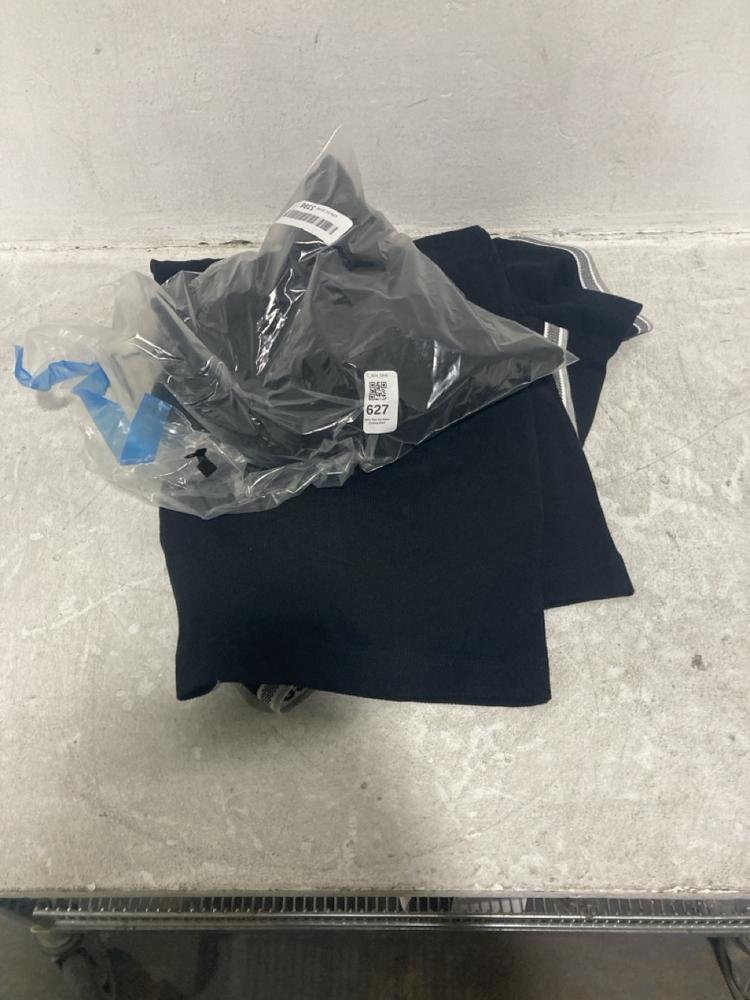 Lot 627  
            Chesterfield SR45 - Parcel Delivery Only 

                
3X ASSORTED BRANDED CLOTHING TO INCLUDE BOSS REGULAR FIT PADDY POLO UK SIZE LARGE...