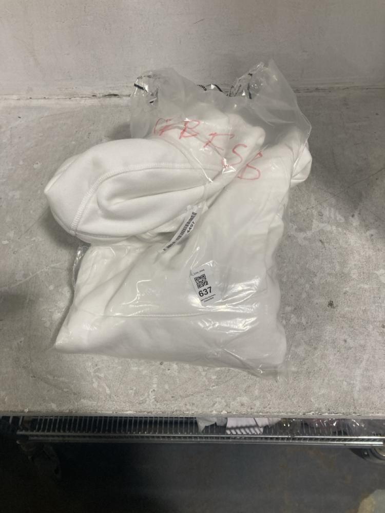 Lot 637  
            Chesterfield SR45 - Parcel Delivery Only 

                
TOMMY HILFIGER WHITE HOODIE UK SIZE MEDIUM (LOCATION: I3)
