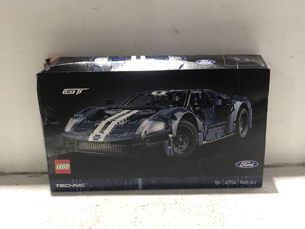 Lot 65  
            Chesterfield SR45 - Parcel Delivery Only 

                
LEGO TECHNIC FORD GT 42154 ORIGINAL RRP £104 (LOCATION: L16)