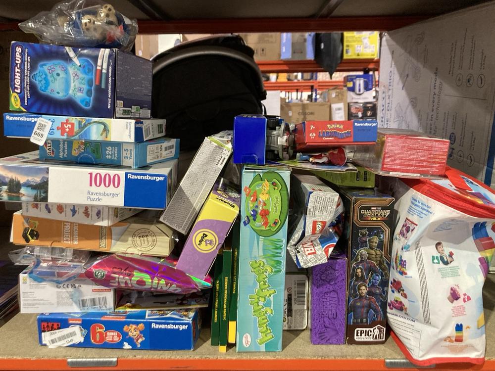 Lot 669  
            Chesterfield SR45 - Parcel Delivery Only 

                
28X ASSORTED TOYS TO INCLUDE LEGO MARVEL SPIDER-MANS CAR AND DOC OCK 10789 (LOCAT...