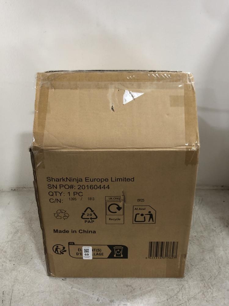 Lot 69  
            Chesterfield SR45 - Parcel Delivery Only 

                
NINJA CRISPI PORTABLE GLASS AIR FRYER ORIGINAL RRP £150 (LOCATION: G1)