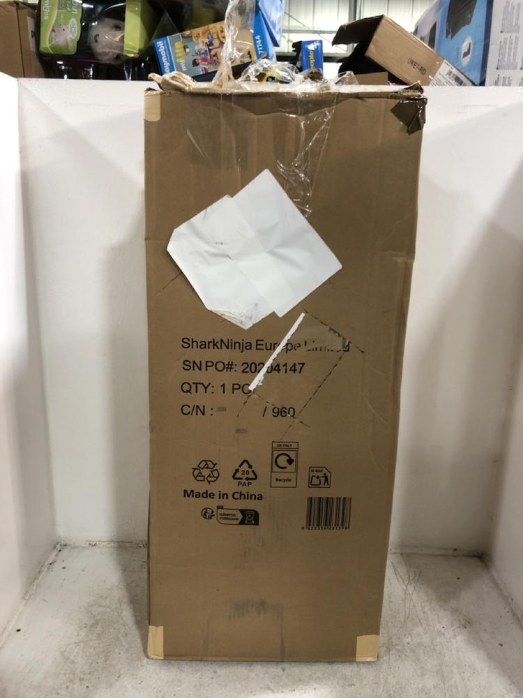 Lot 78  
            Chesterfield SR45 - Parcel Delivery Only 

                
SHARK CORDED UPRIGHT VACUUM CLEANER NZ61UKT ORIGINAL RRP £175 (LOCATION: G1)