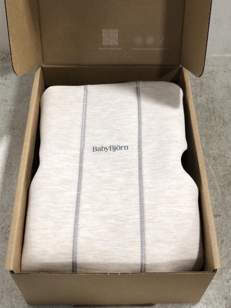 Lot 88  
            Chesterfield SR45 - Parcel Delivery Only 

                
BABY BJORN BABY CARRIER MINI (LOCATION: G1)