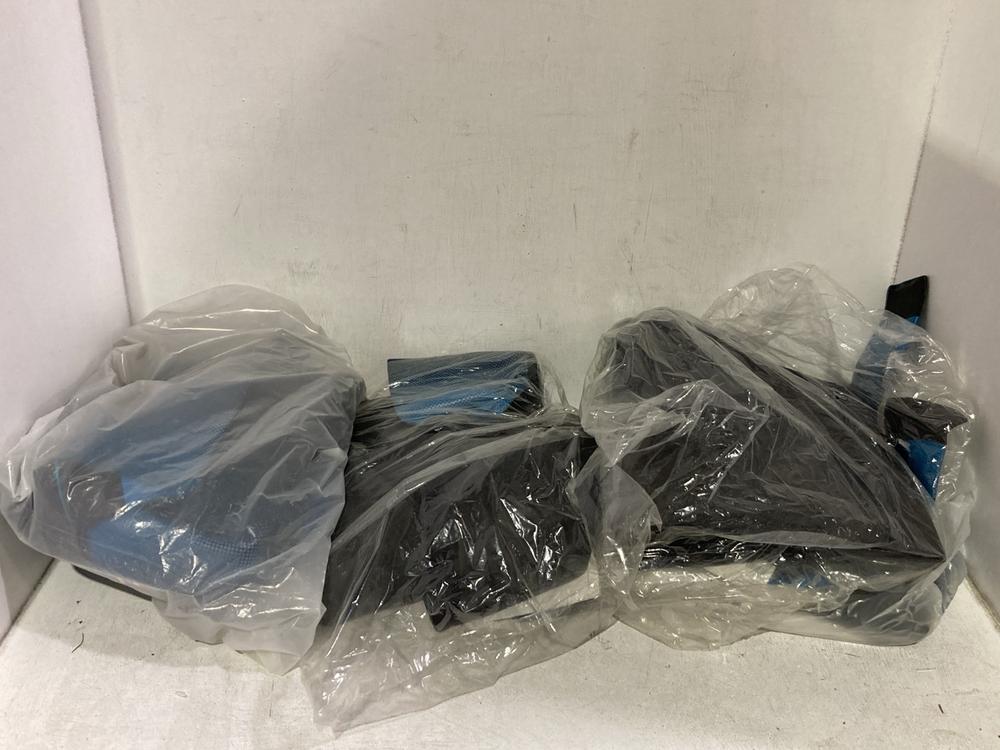 Lot 1022  
            Chesterfield SR44 - Parcel Delivery Only 

                
4 X ASSORTED WETSUIT TO INCLUDE WETSUIT IN BLACK SIZE S - ORIGINAL RRP £125 (LOCA... - Image 2