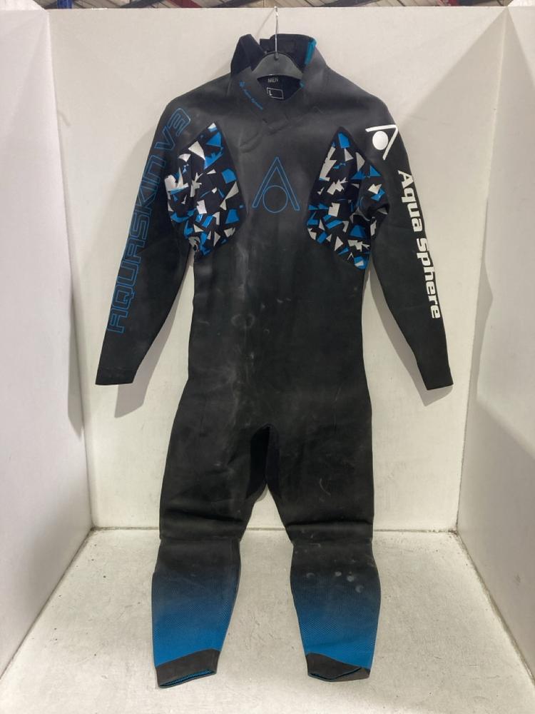 Lot 1022  
            Chesterfield SR44 - Parcel Delivery Only 

                
4 X ASSORTED WETSUIT TO INCLUDE WETSUIT IN BLACK SIZE S - ORIGINAL RRP £125 (LOCA... - Image 3