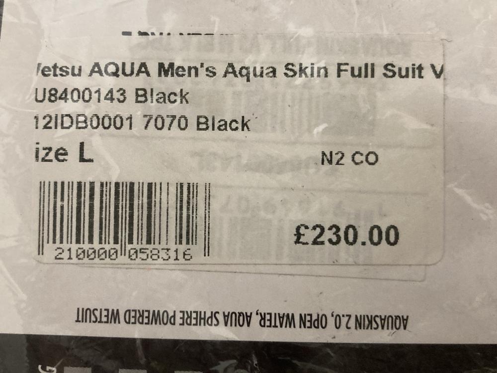 Lot 1022  
            Chesterfield SR44 - Parcel Delivery Only 

                
4 X ASSORTED WETSUIT TO INCLUDE WETSUIT IN BLACK SIZE S - ORIGINAL RRP £125 (LOCA... - Image 4