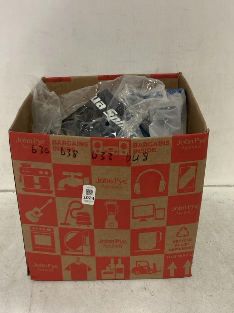 Lot 1024  
            Chesterfield SR44 - Parcel Delivery Only 

                
4 X ASSORTED WETSUIT TO INCLUDE WETSUIT IN BLACK SIZE S - ORIGINAL RRP £125 (LOCA...