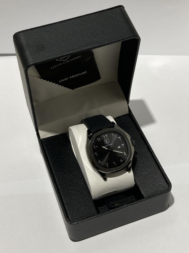 Lot 126  
            Chesterfield SR44 - Parcel Delivery Only 

                
MENS LOUIS LACOMBE WATCH – QUARTZ MOVEMENT WITH DATE FUNCTION – SOFT RUBBER STRAP...