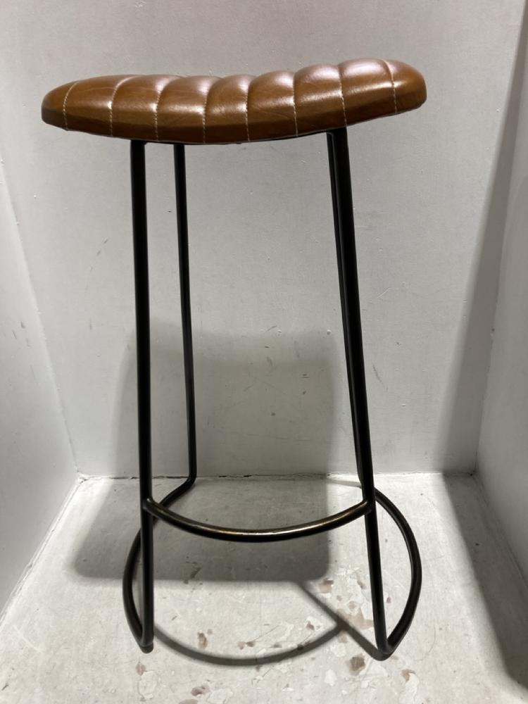 Lot 12  
            Chesterfield SR44 - Parcel Delivery Only 

                
NKUKU NARWANA RIBBED LEATHER STOOL - AGED TAN - SMALL - ITEM NO. NS1101 - ORIGINA...