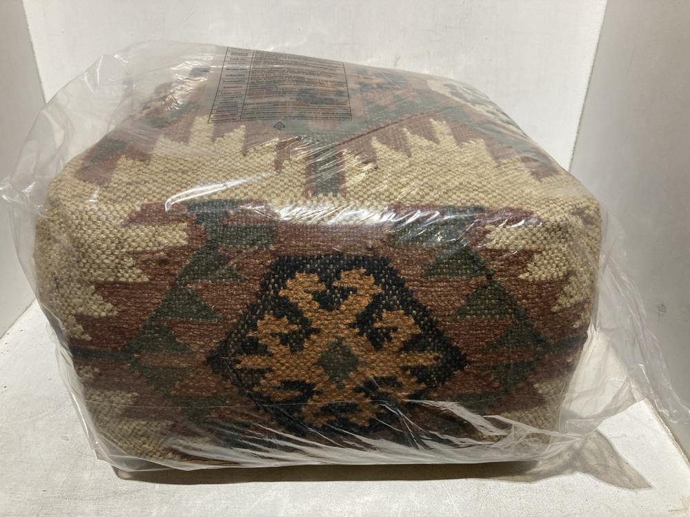 Lot 151  
            Chesterfield SR44 - Parcel Delivery Only 

                
BELIANI POUFFE CUMBUM JUTE MULTICOLOUR 
- ITEM NO. 22583 - ORIGINAL RRP £89.99 (L...