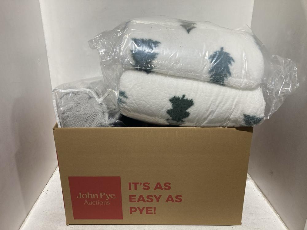 Lot 157  
            Chesterfield SR44 - Parcel Delivery Only 

                
BOX OF ASSORTED BEDDING ITEMS TO INCLUDE GREEN TREE THROW SIZE DOUBLE (LOCATION: ...