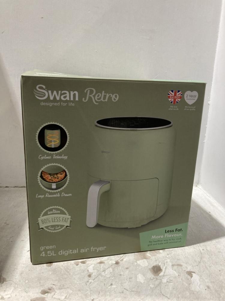 Lot 174  
            Chesterfield SR44 - Parcel Delivery Only 

                
SWAN RETRO 4.5L DIGITAL AIR FRYER (LOCATION: L13)