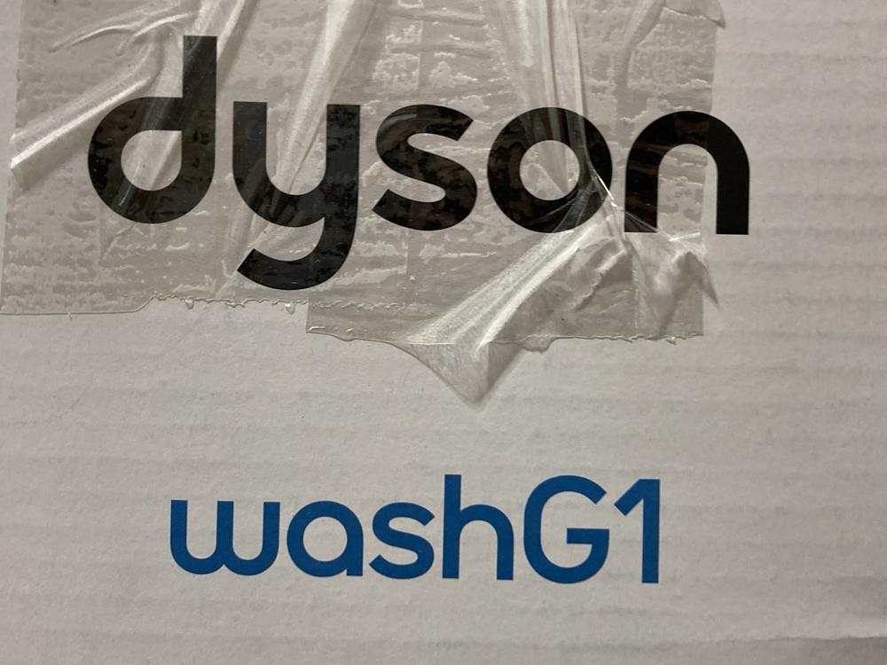 Lot 186  
            Chesterfield SR44 - Parcel Delivery Only 

                
DYSON WET FLOOR CLEANER - MODEL NO. WASHG1 - ORIGINAL RRP £299 (LOCATION: L14) - Image 4