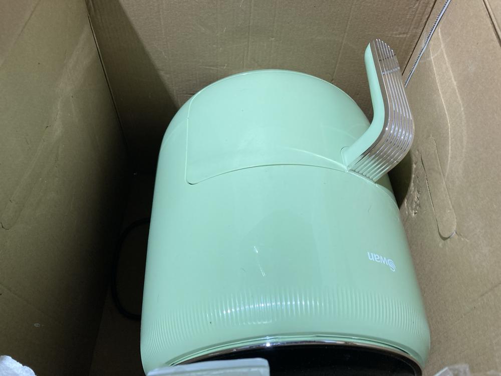 Lot 191  
            Chesterfield SR44 - Parcel Delivery Only 

                
SWAN RETRO 4.5L DIGITAL AIR FRYER IN GREEN (LOCATION: L14) - Image 2