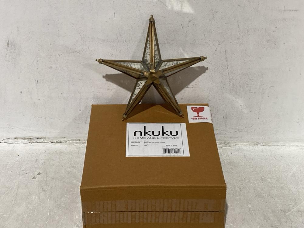 Lot 19  
            Chesterfield SR44 - Parcel Delivery Only 

                
NKUKU BAKARA STAR TREE TOPPER - ANTIQUE BRASS 19 X 19 X 8CM (LOCATION: L6)