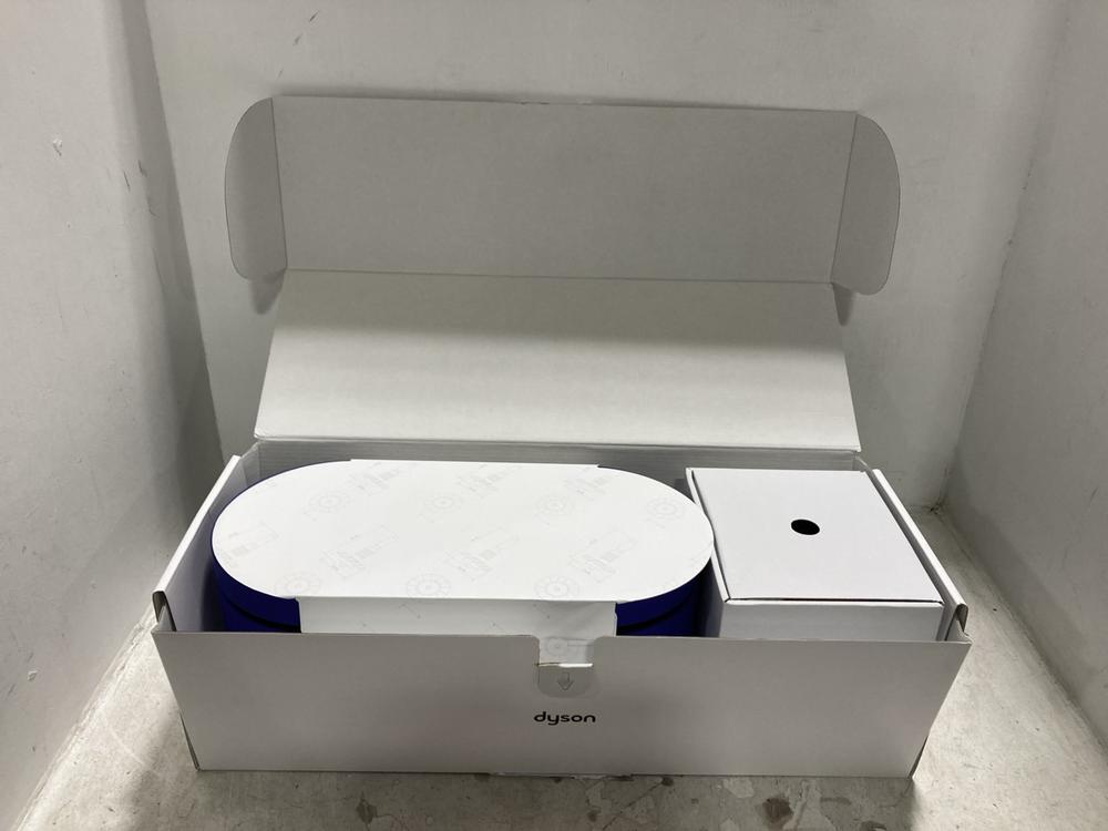 Lot 200  
            Chesterfield SR44 - Parcel Delivery Only 

                
DYSON AIRWRAP I.D. (LOCATION: G1) - Image 2